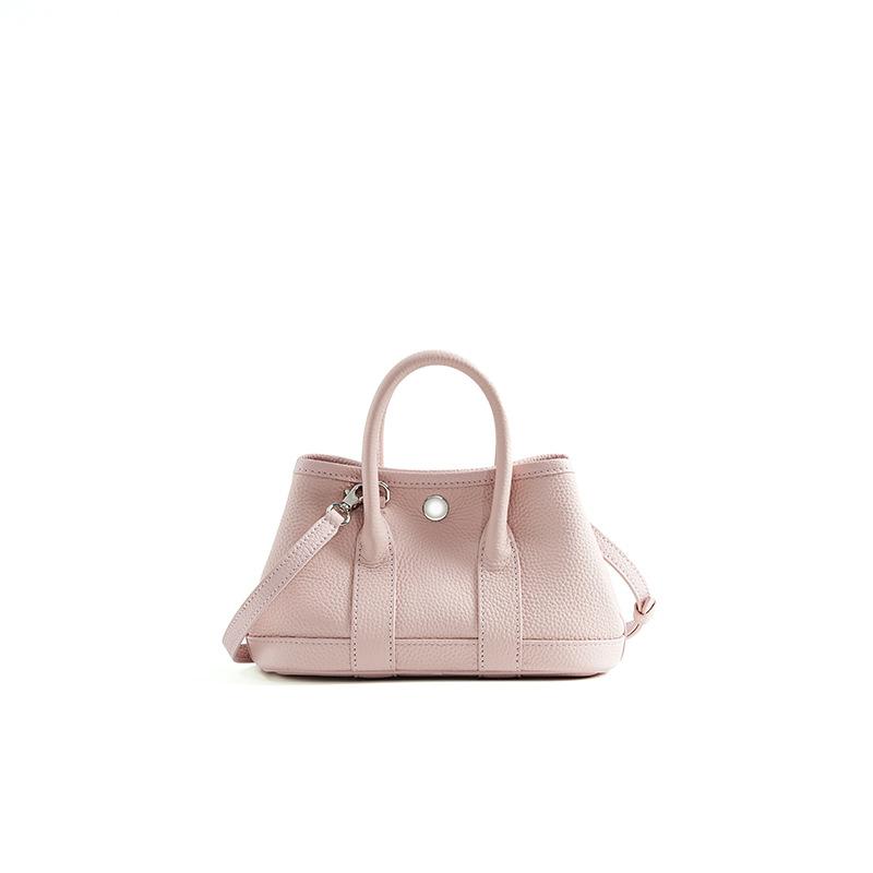 The First Layer of Cowhide Leather Shoulder Messenger Bag Is Small, Exquisite and Small Bag, Niche High-end Office Worker Handbag Bag.