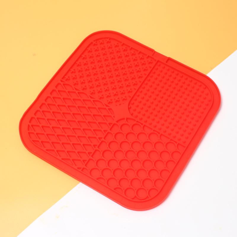 Pet Silicone Non-Slip Slow Feeder Mat - Round Food-Grade Lick Mat for Cats & Dogs