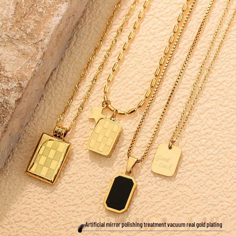Star Square Pendant Necklace - Fashionable, Non-fading Clavicle Chain with a Chic, Luxurious Design