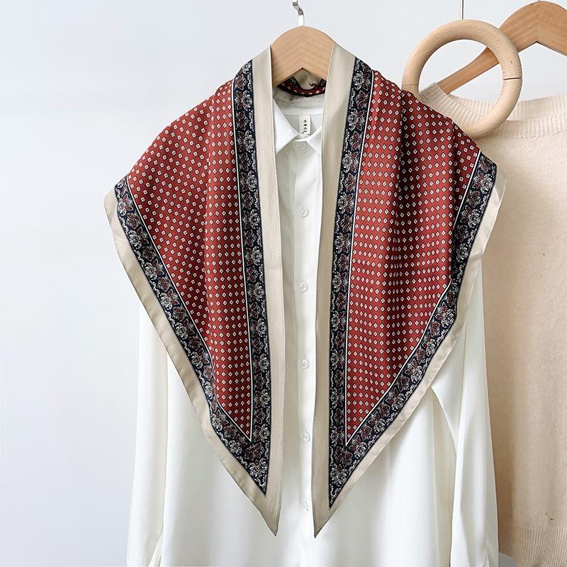Women All Match Plaid Printed Triangle Neck Scarf Multifunctional Fashion Daily Accessory