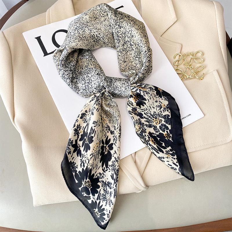 Small Square Scarf Silk Scarf Women's 71x71 Korean Versatile Decoration with Suit Shirt Professional Scarf Neck Protection Thin Scarf