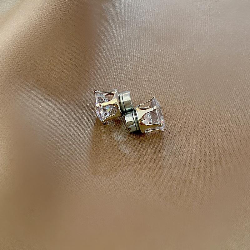 Yerik 2Pcs Silver Color Zircon Magnetic Ear Clip for Women Men Luxury Sparkling Crystal Without Piercing Ear Ear Cuff Jewelry