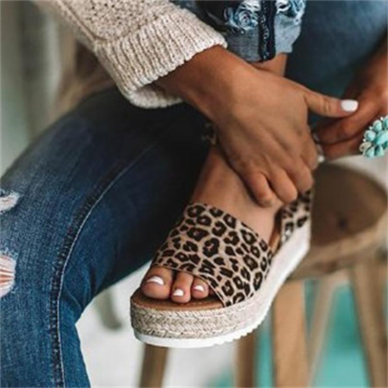 

Large size platform sandals one-word buckle with wedge heel hemp rope light sole platform high heel sandals European and American 43 леопард друку кольору