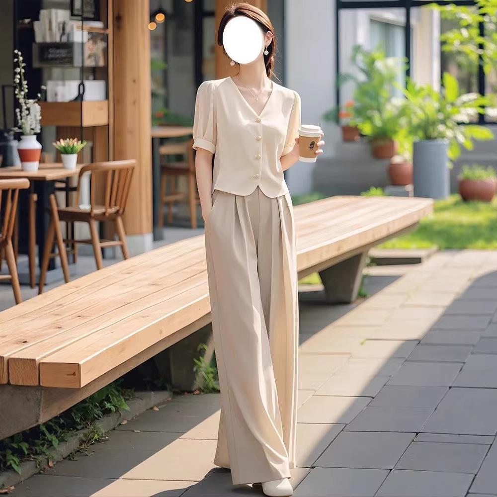 Early Autumn Elegant Women's Two-Piece Set: Sophisticated High-End Fashion for the Socialite