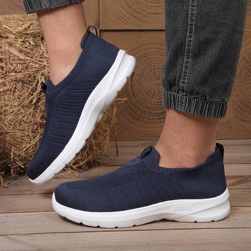 Men's Ultra-Light Casual Shoes Breathable Mesh Slip-On Walking Shoes Comfortable And Thin for Men Free Shipping