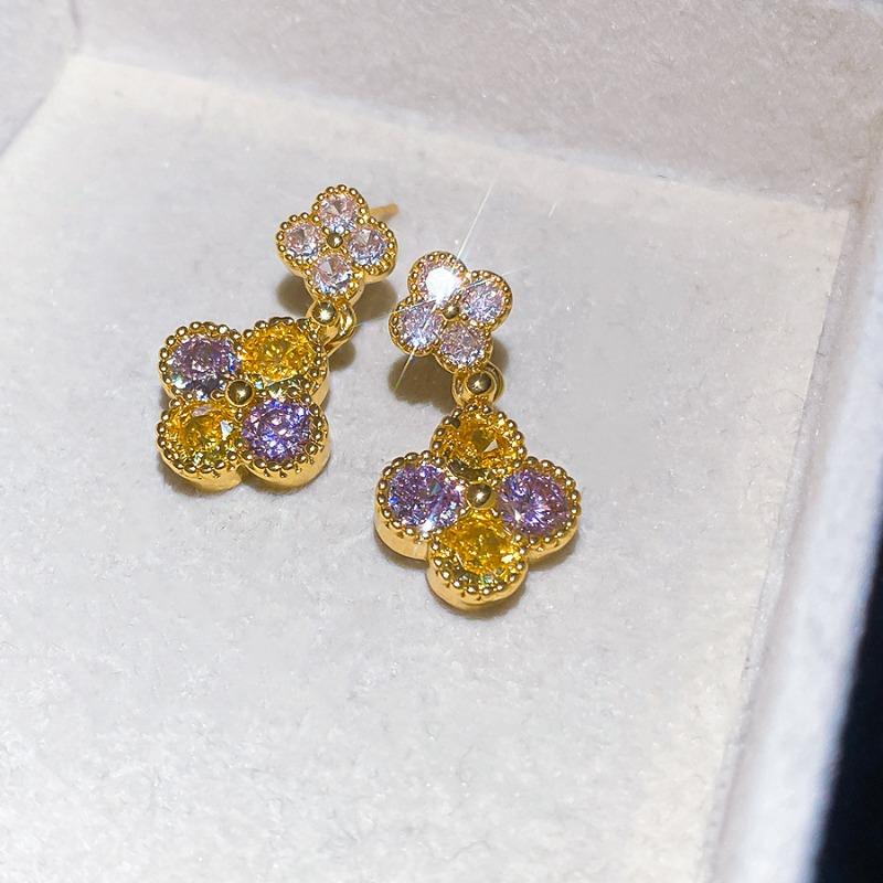Whispering Between Flowers~ Silver Needle Zircon Flower Stud Earrings New Sweet Wind Earrings Light Luxury High-end Earrings Women