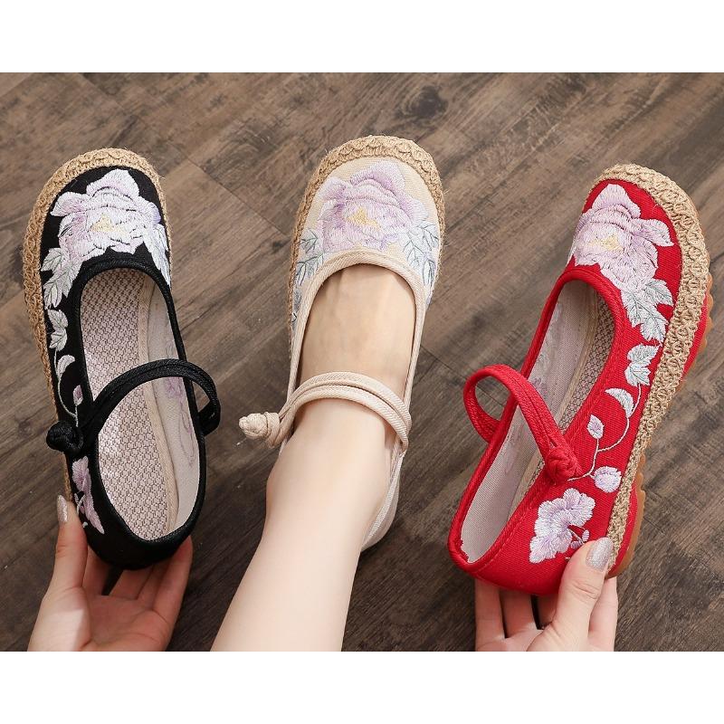 Women's Shoes with Linen Edging and Antique Embroidered Shoes and Cloth Shoe with Round Head In Spring and Autumn Female