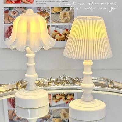 Mini Night Light Led Eye Protection Book Lamp LED Table Lamp Battery Powered Night Light Portable Bedside Student Reading Lamp