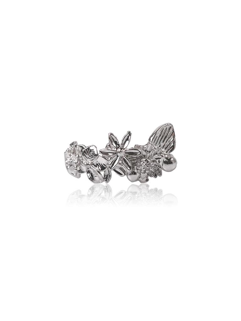 Xiann Flower Bouquet Ring White