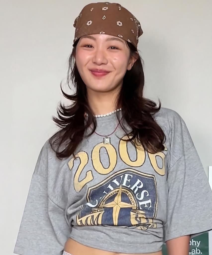 Yunibeoseugameonteu Htg Emblem T-Shirt_Melange Grey