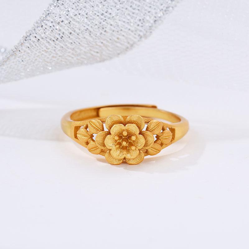 

Корейская версия Модный темперамент Имитация песочного золота Кольцо Кольцо Женский дизайн Нишевая личность Простые украшения в стиле холодного ветра