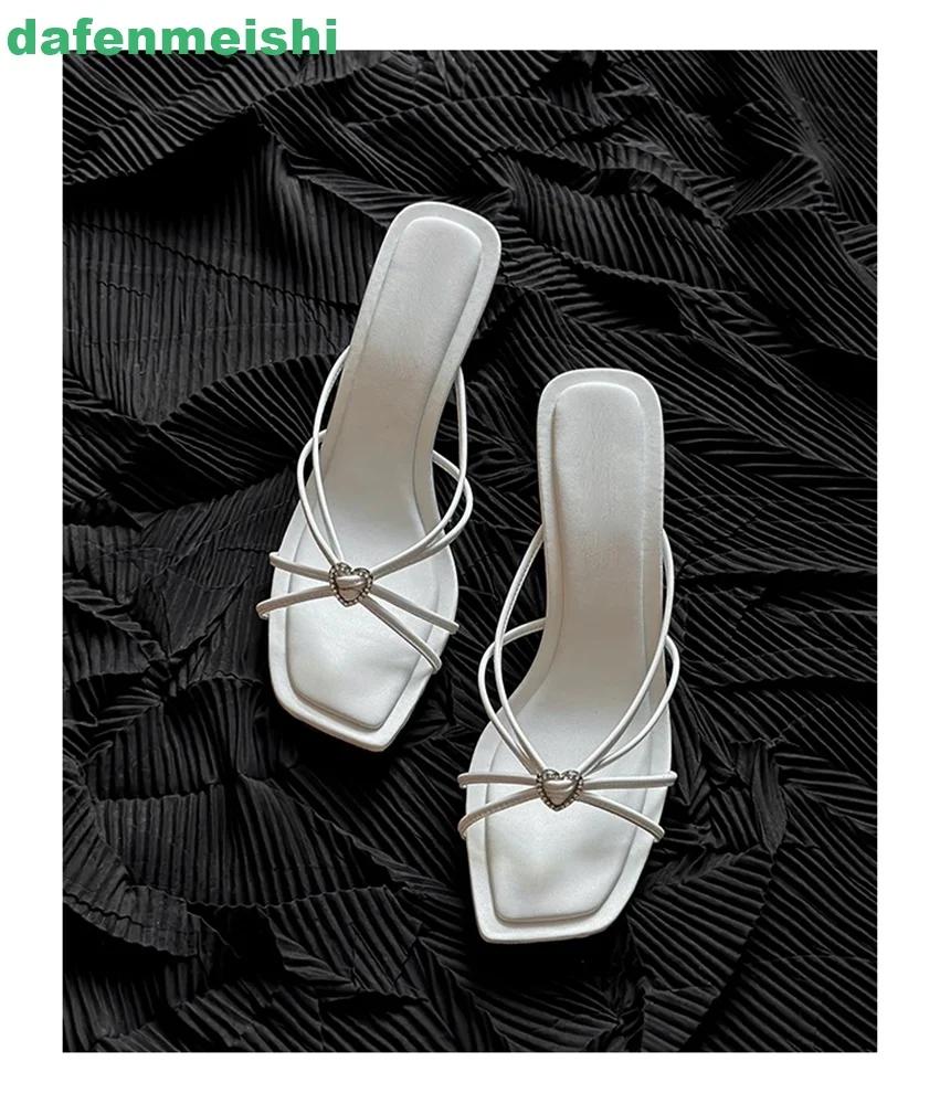 Fashion Heart-Shaped Crystal Square-Toe Sandals 2025 New Summer Open-Toe Stiletto Heels Thin Straps Slip On Slippers White/pink Sandals