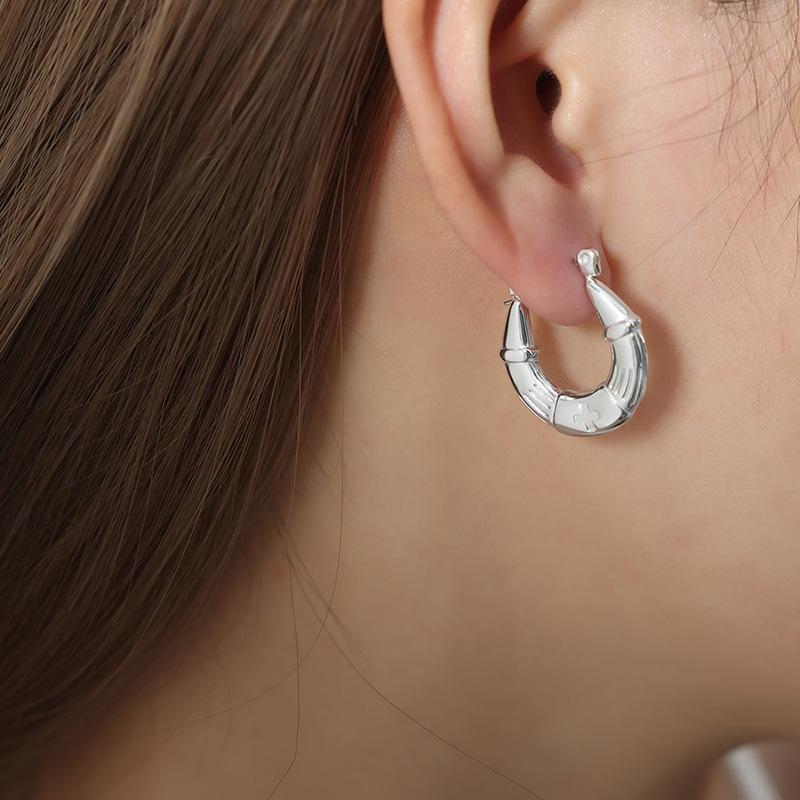 Retro Ribbed Geometric Hoop Earrings | Non-Fading Titanium Steel | 18K Gold | Hong Kong Style | Niche Design