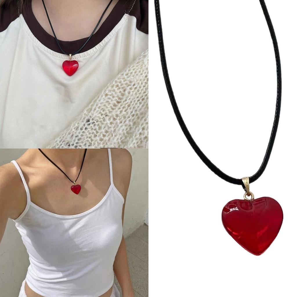 Fashionable Heart Pendant Necklaces Small Heart Shape Necklaces Pendant Necklace