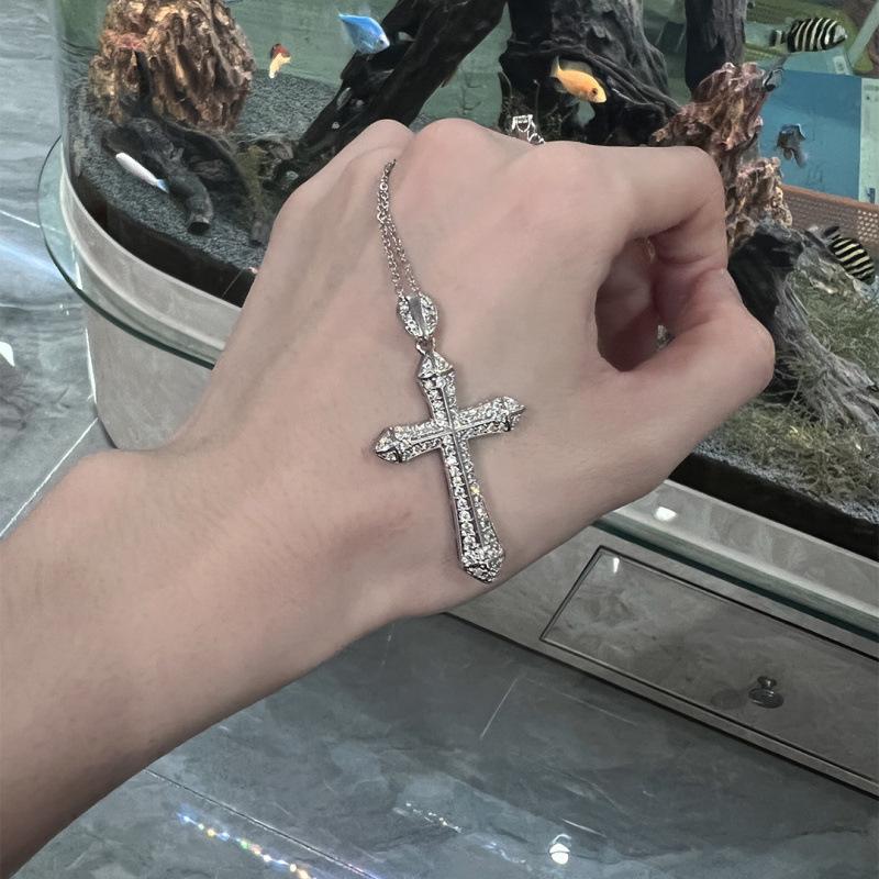 Trendy European Style Cross Clavicle Necklace - Versatile Women s Luxury Design