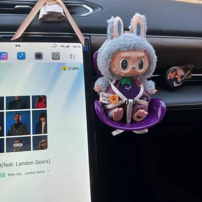 Siège de poupée 15-17cm Siège auto Labubu Siège de sécurité Mignon Poupée Sortie d'air Décoration d'aromathérapie Décoration d'intérieur de voiture haut de gamme