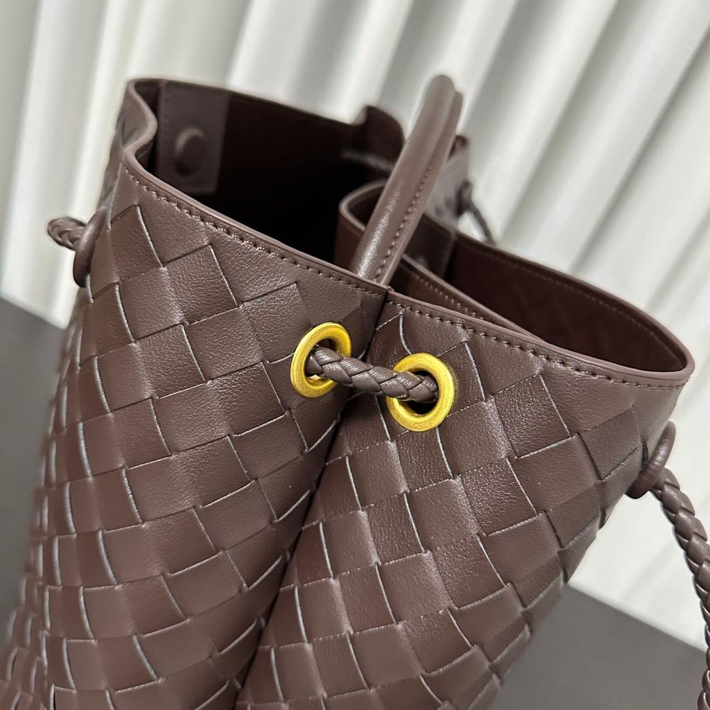 European and American fashion 2024 new woven bag large capacity versatile diamond cowhide tote bag casual shoulder handbag