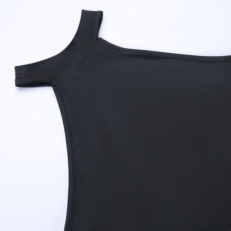 OMG Europäischer Stil Schwarzes Schnür-Bandagekleid mit Cut-out Seiten Schlitz und Neckholder.