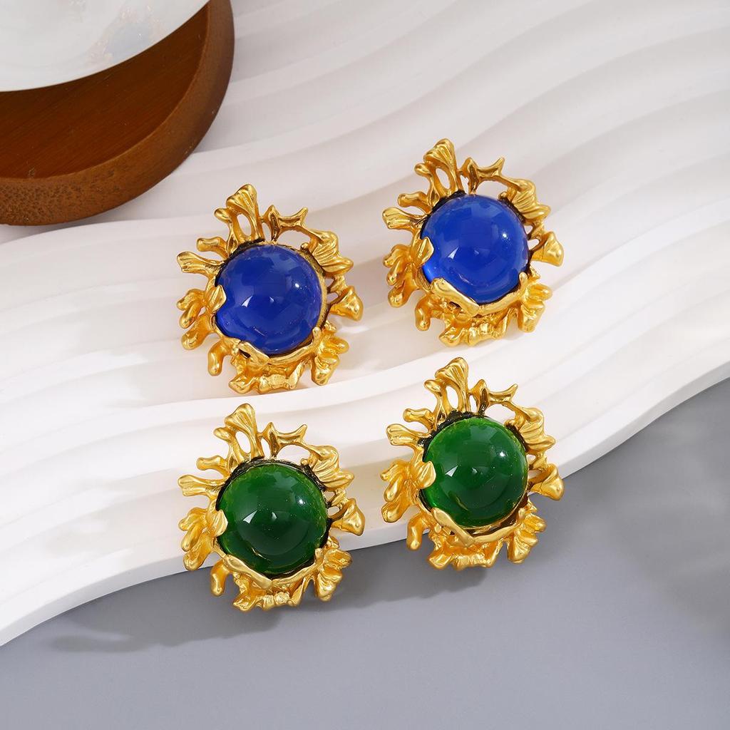 Silver Needle Vintage Emerald Round Stud Earrings