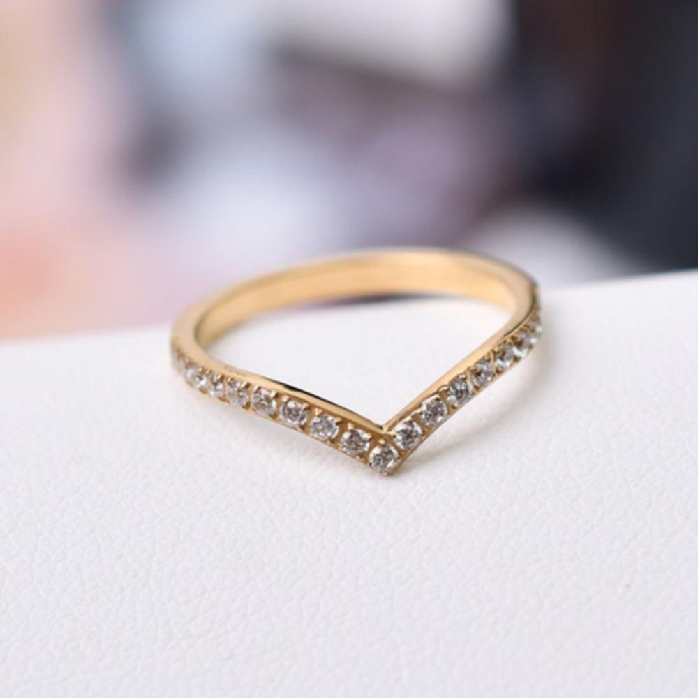 Bague V Forme Diamant Simple Rangée Acier Titane pour Femmes Bijoux Minimalistes Mode Index