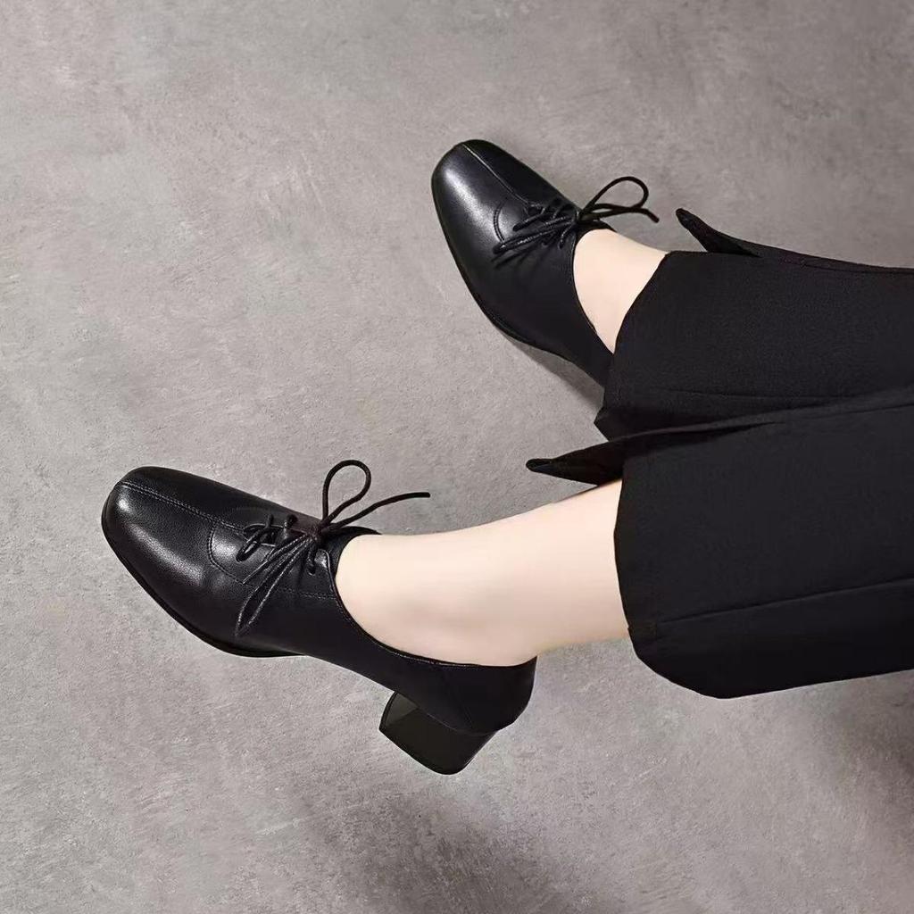 Scarpe Stringate in Pelle con Tacco Chunky e Punta Quadrata da Donna - Collezione Primavera 2025