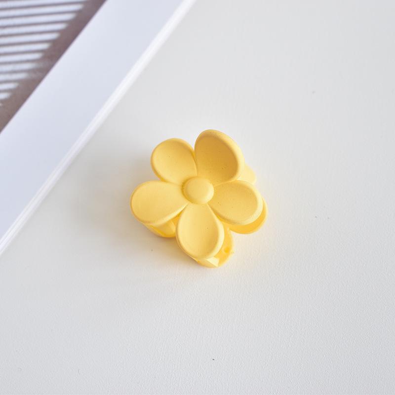 

Заколка-краб для волос с матовым цветком 4 см для женщин - элегантный аксессуар для хвоста и высокой прически