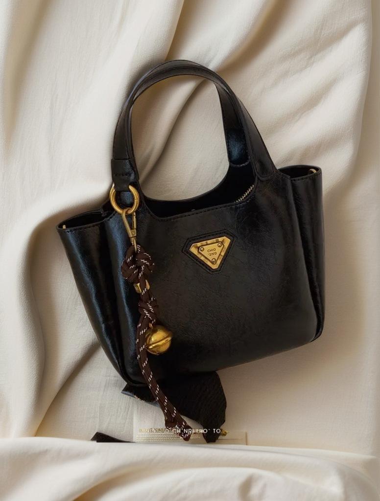 

Mocha party tote bag women s 2024 new handbag commuter shoulder messenger bag чорний
