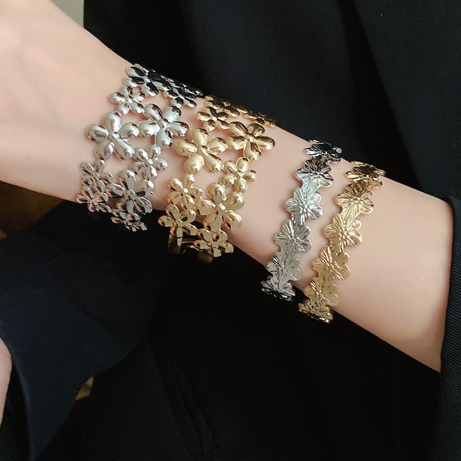Metallisch Minimalistisch Unregelmäßige Armbänder Damen Mehrschichtig Blume Geometrisch Offener Armreif Stilvoll Exquisit Bankett Schmuck Geschenke
