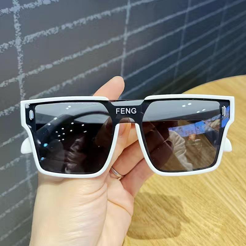 

Трендові дитячі сонцезахисні окуляри-моноблок з захистом від УФ-променів: Модний вуличний стиль велика оправа для хлопчиків та дівчаток білий/вершковий