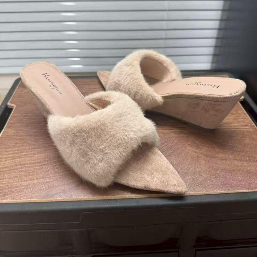 High-quality cute fluffy slippers for women to wear fleece cool slippers, beautiful temperament, perfect, pointed wedge heels, high heels