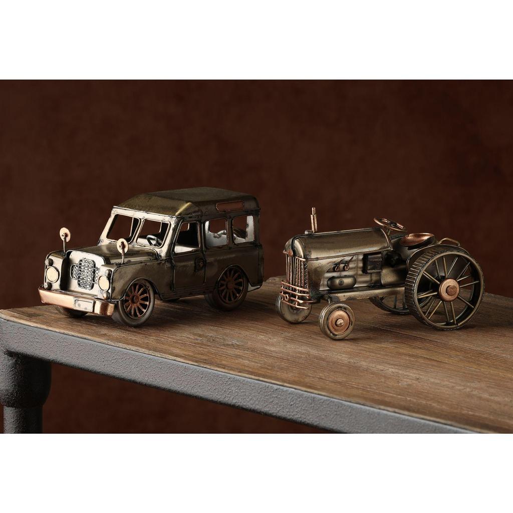 Harvey Makin Ornament - Tractor