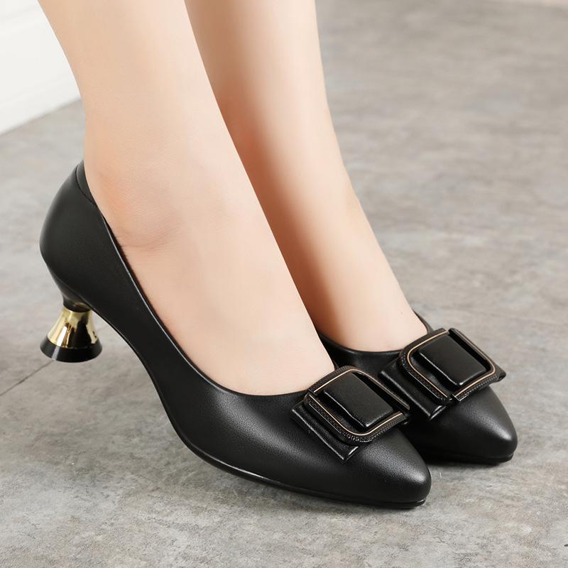 

Весенние новые женские модные туфли на квадратном каблуке для вечеринок, черные офисные туфли из мягкой искусственной кожи, удобные балетки с металлической пряжкой 37(Foot23.5cm)