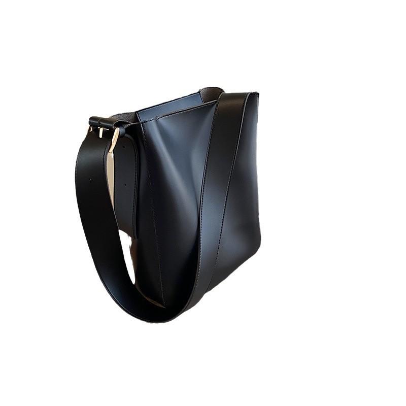 

Большая вместительная сумка-ведро, весенне-осенняя сумка в стиле ретро и простая сумка через плечо, женская повседневная сумка на одно плечо 26*31*8cm чёрный