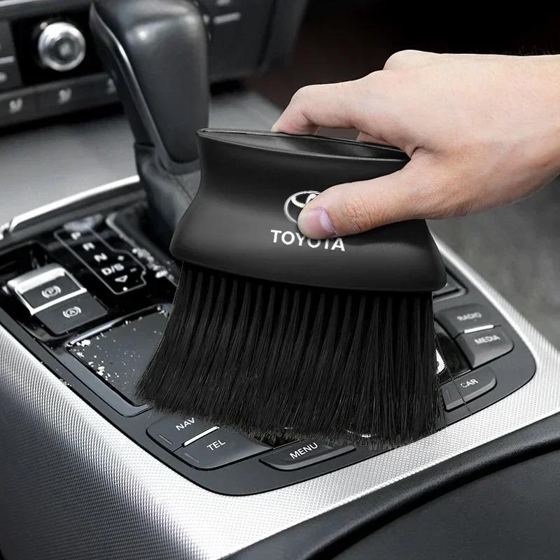 1Pcs Car Dedusting Brush Air Outlet Cleaning Brush Car Accessories for TRD Toyota Corolla Yaris Aygo GT86 Gr Prius RAV4 Camry Auris