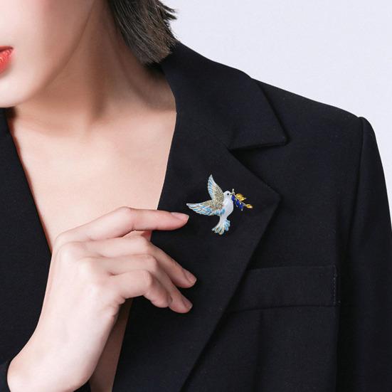 Women Brooch Bird Wing Pigeon Shape Suit Pin Sparkling Rhinestones Inlaid Retro Style Peace Symbol Brooch Woolen Coats Accessory