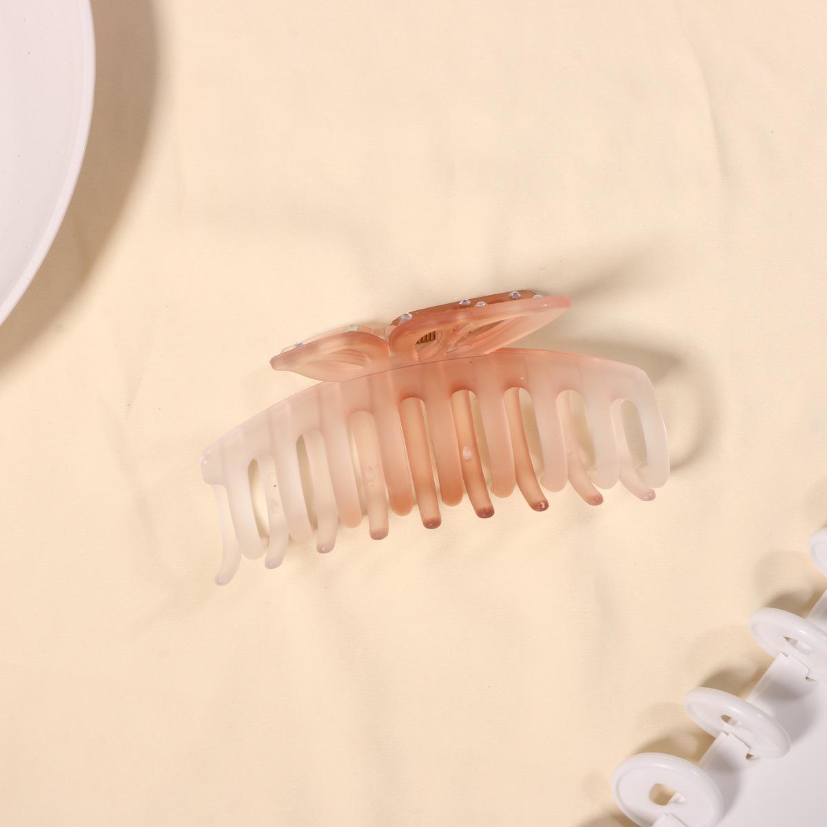 

Frosted Butterfly Shark Hair Clip - Elegant Square Grip Accessory for Women