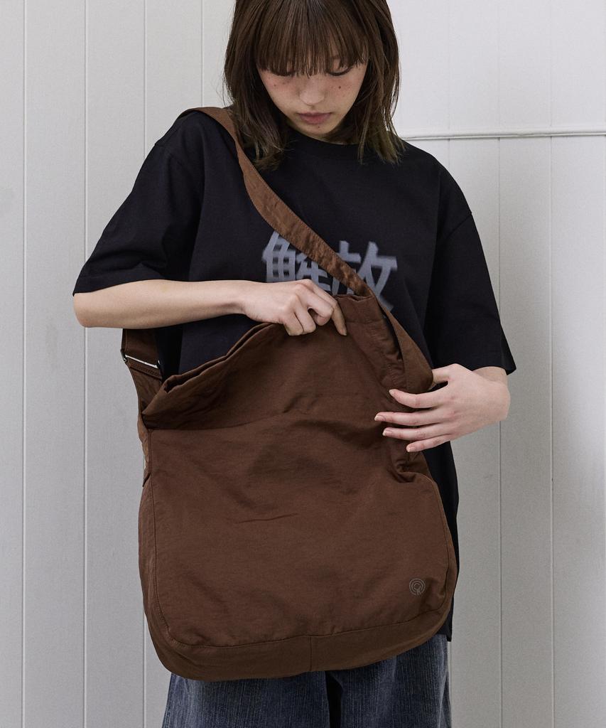 Eastserviceshop Ess Folded Crossbody Bag - Brown