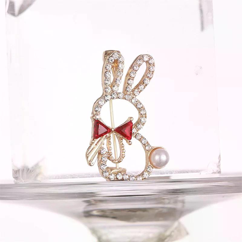 Cute Creative Pink Crystal Bowknot Rabbit Brooches For Women Pearl Rhinestone Lapel Pins Jewelry Clothing Accessories