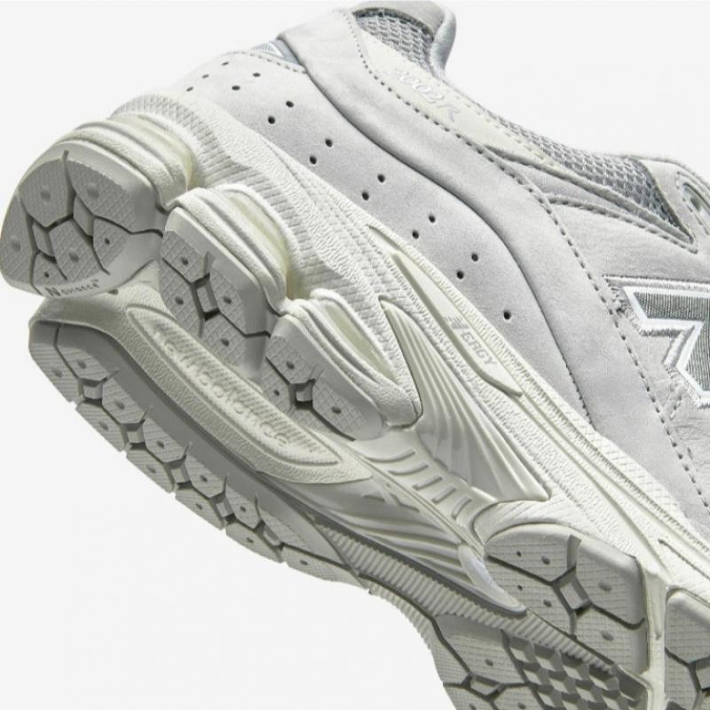 New Balance Sneakers U2002rap