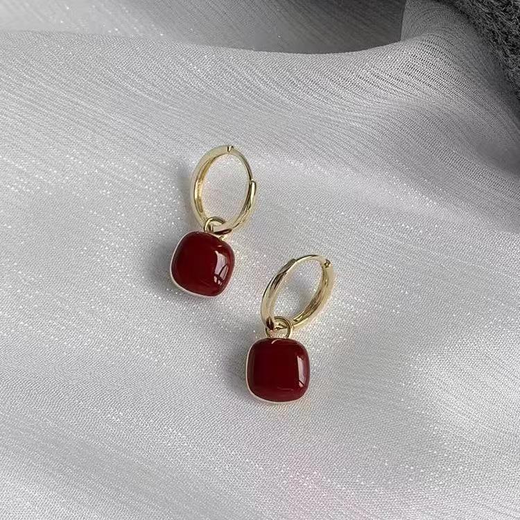

Elegant Red Drip Glaze Square Earrings - Versatile, High-End, and Lightweight Luxury
