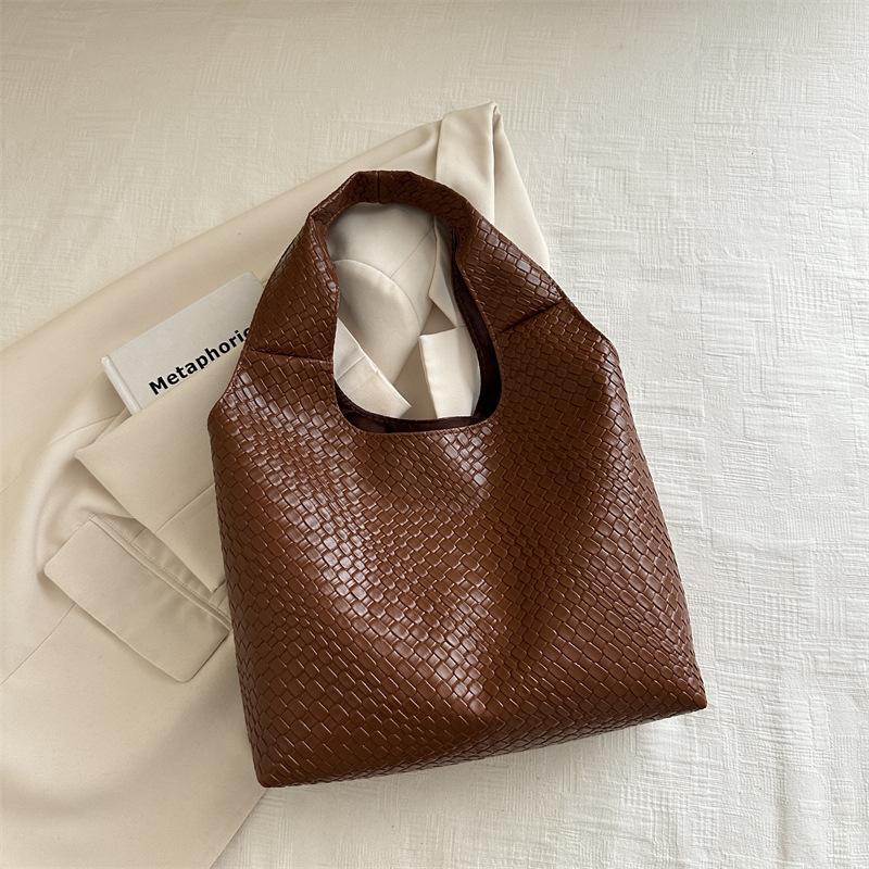 French niche design woven pattern shoulder bag women's versatile soft surface underarm bag large capacity casual tote bag