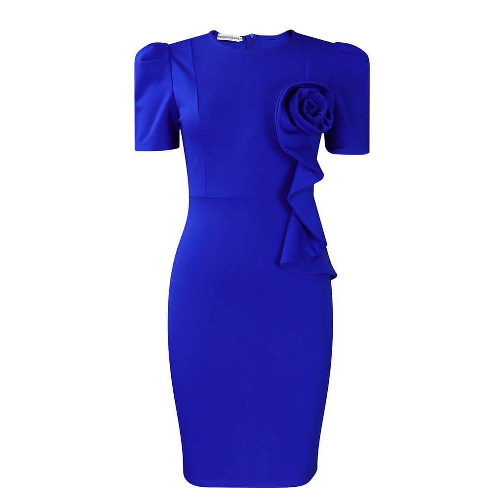 Ein neues, modisches und elegantes einfarbiges Kurzarmkleid mit körpernaher Passform, Spitze und Rüschenkanten für Damen