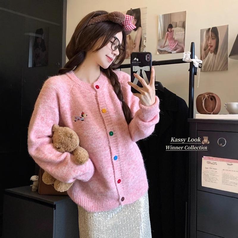 Autumn and Winter New High-end Women's Embroidered Cardigan Sweater Women's Loose Lazy Wind Long-sleeved Crew Neck Women's Knitted Sweater