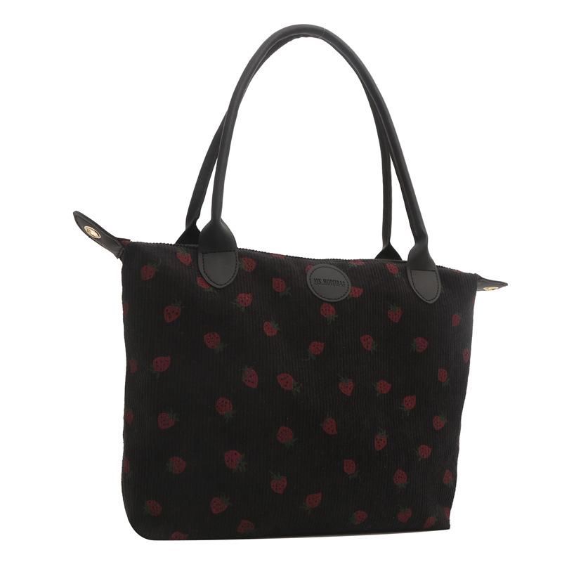 Large capacity strawberry print casual personalized shoulder bag commuter bag 2025 spring new portable tote bag