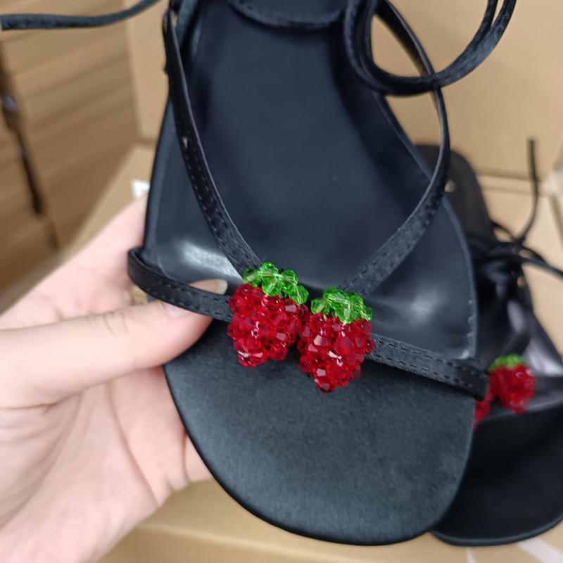Fashion Fashion Crystal Strawberry Embellish Women Flats Sandals 2025 Summer Narrow Band Lace-up Beach Slides Casual Sandals Shoes