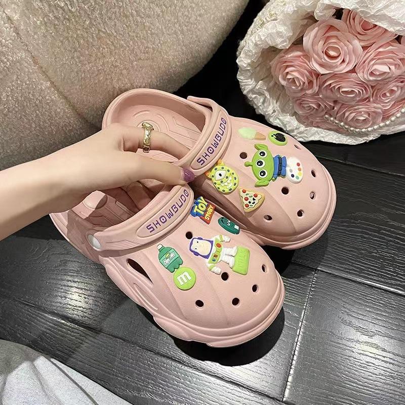 Hole Shoes Bath Light Cute Slippers Women Wear New Versatile Platform Sandals Half Drag Beach Women