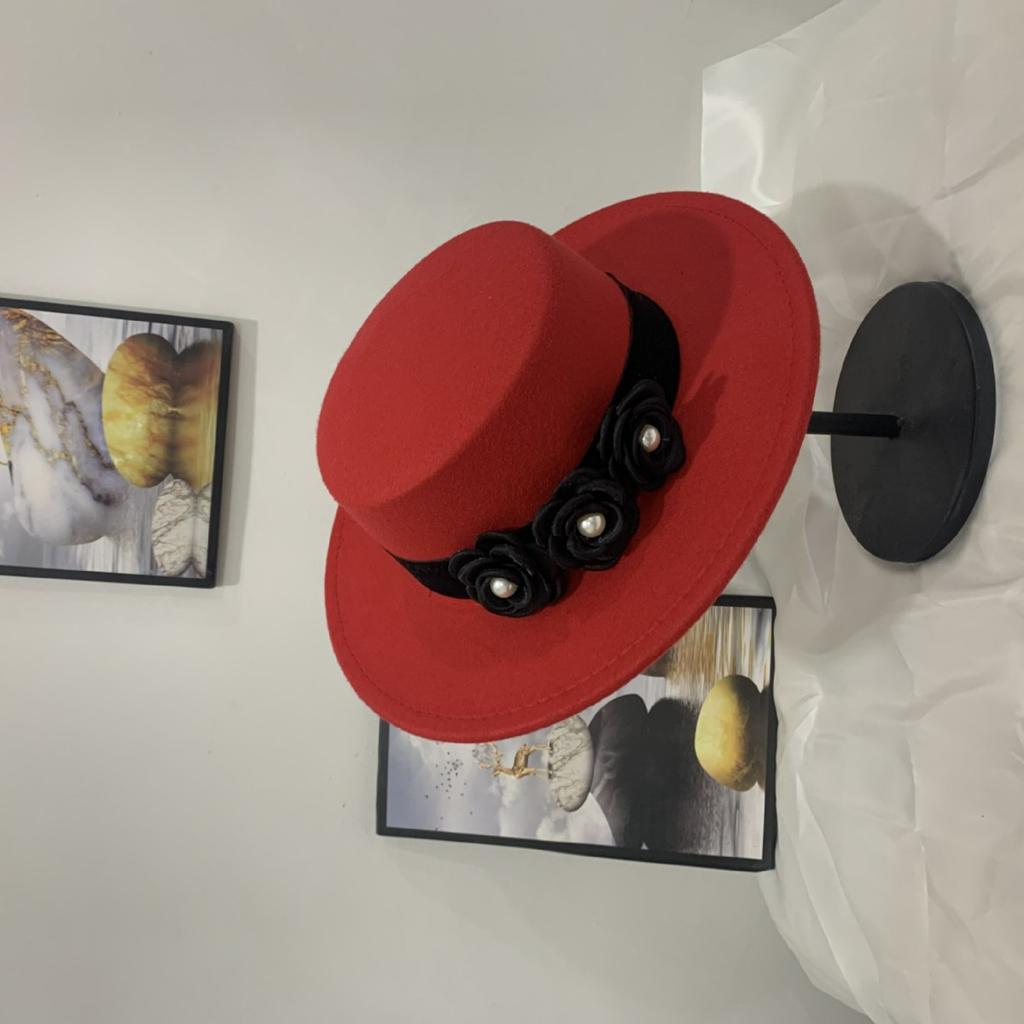 Autumn and Winter New Flat Top Top Top Hat Women's French Light Luxury Thousand Gold Woolen Hat Elegant Pearl Flower Top Hat Self-operated