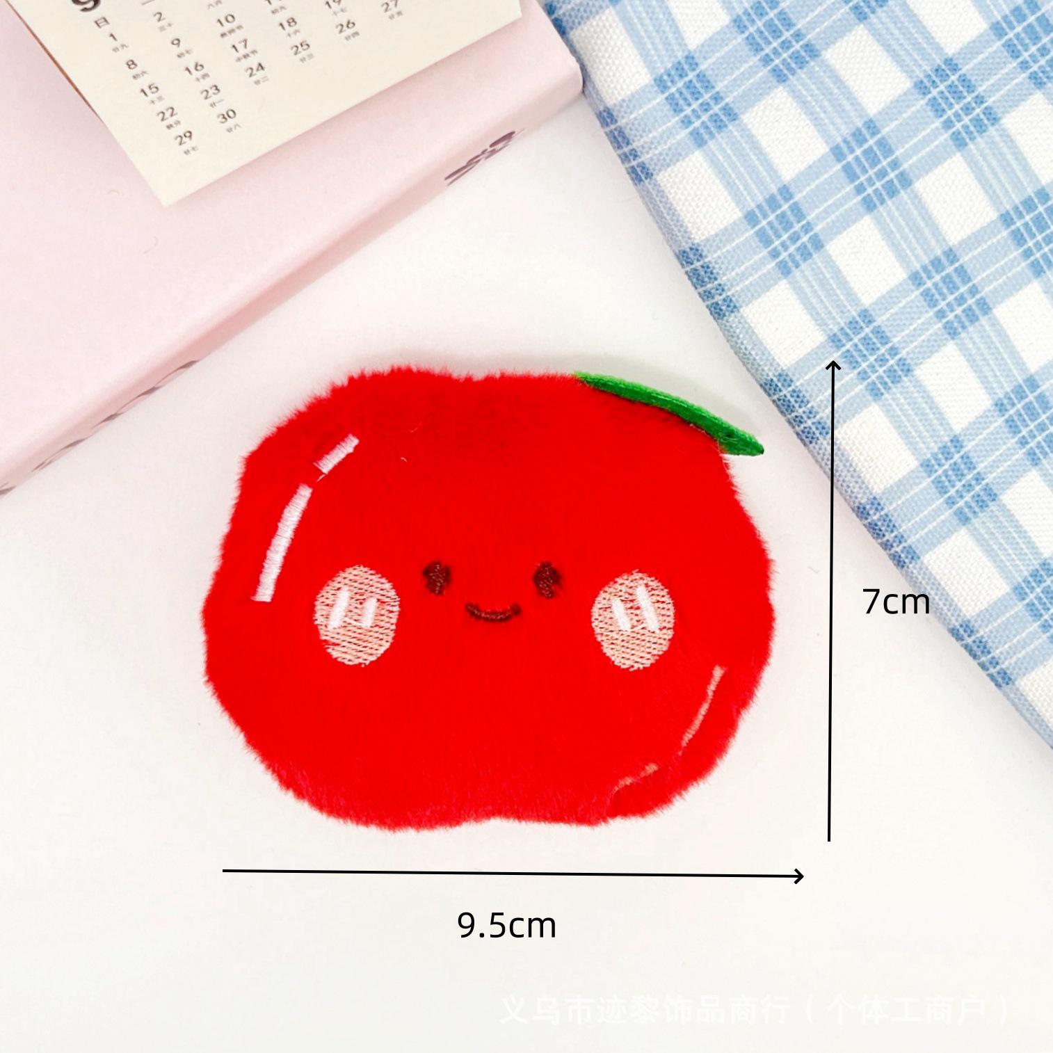 Cartoon Plush Fruit Squeaky Bag Pendant - Creative Apple & Persimmon Doll Brooch for Kindergarten Gift