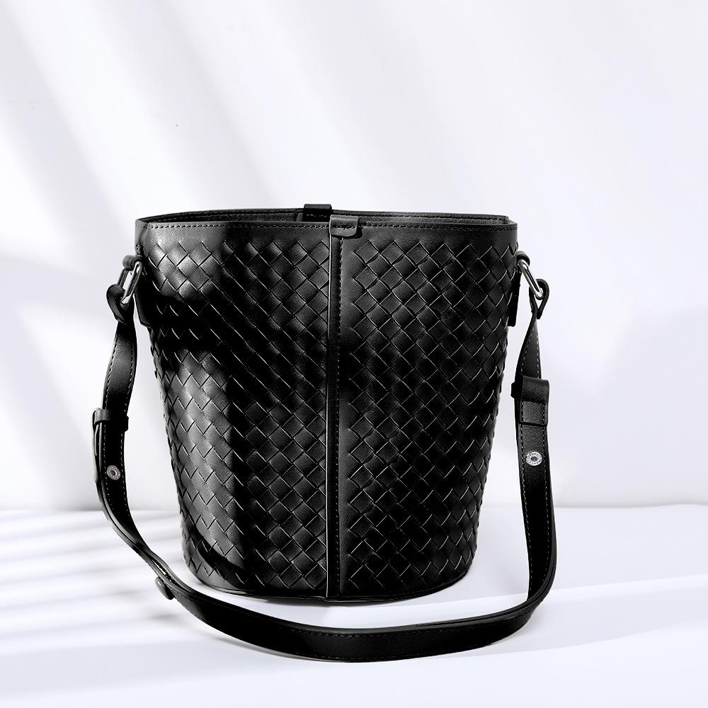 

Женские сумки из натуральной кожи ручной работы, высококачественные сумки через плечо из коровьей кожи, сумки-ведра, простые и универсальные легкие роскошные литературные сумки чёрный