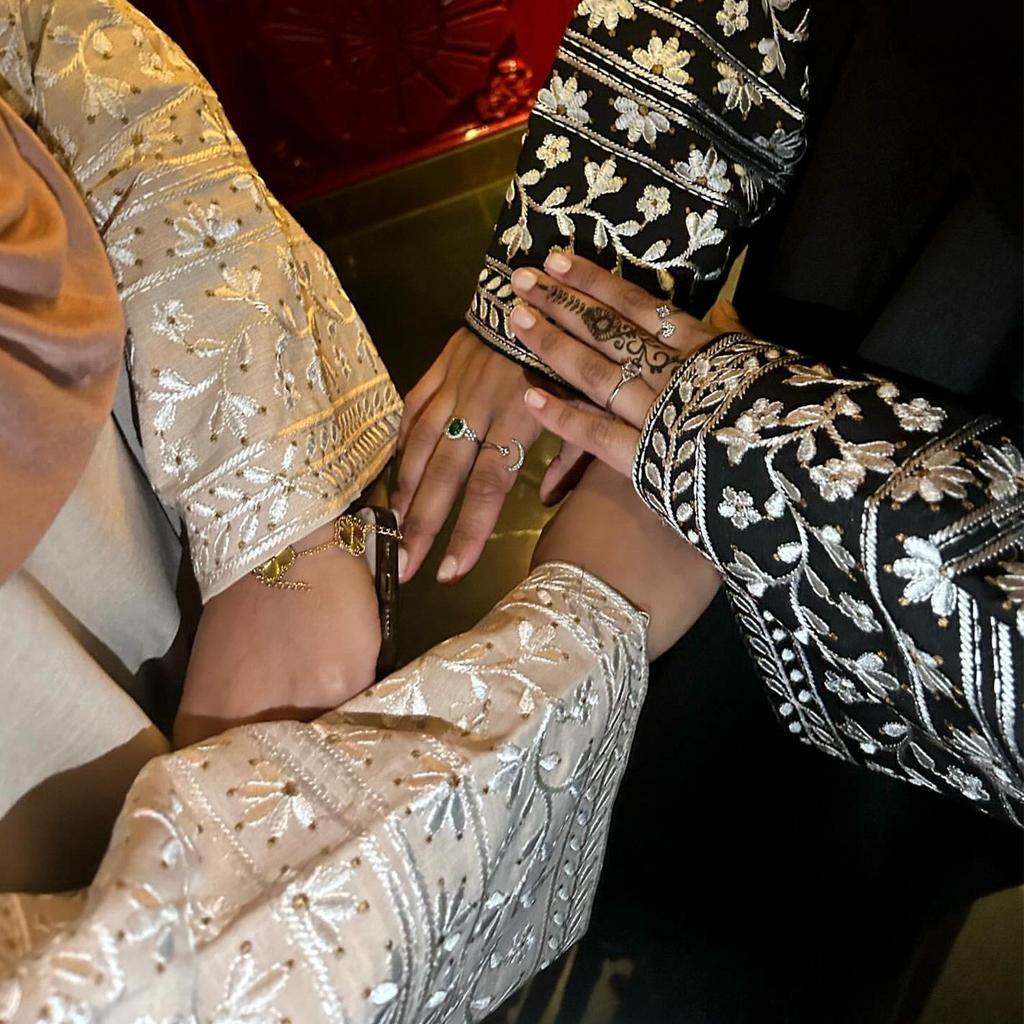 Loriya 2024 Cardigan Abaya Brodé Élégant LR784 - Mode Dubaï & Turquie